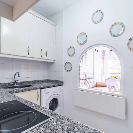 Perla 5 - 1 Bed 1 Bath View