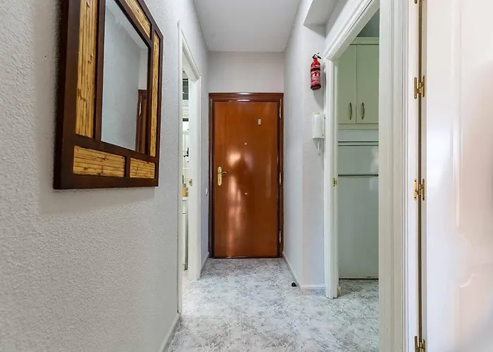 Perla 5 - 1 Bed 1 Bath View Апартаменти